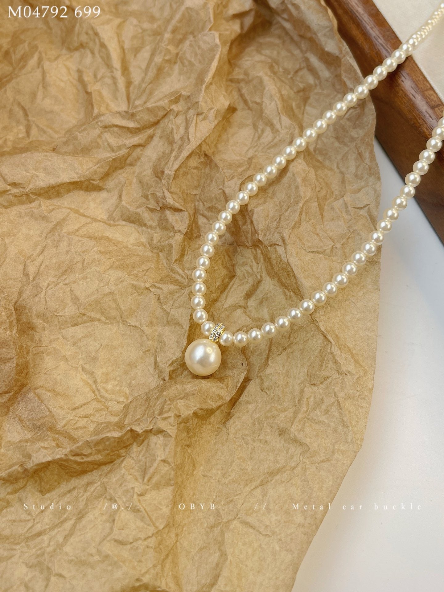 Elegant Pearl Pendant Necklace