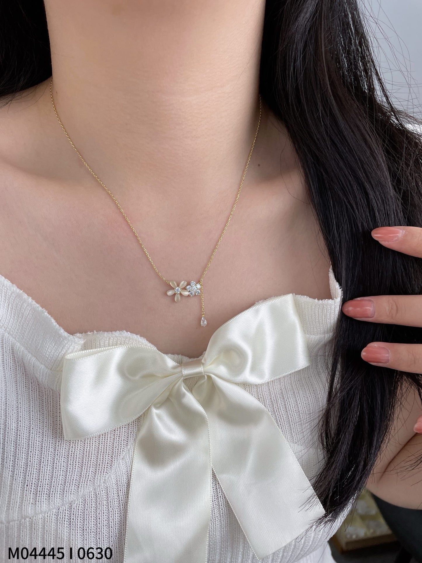 Blooming Crystal Floral Pendant Necklace