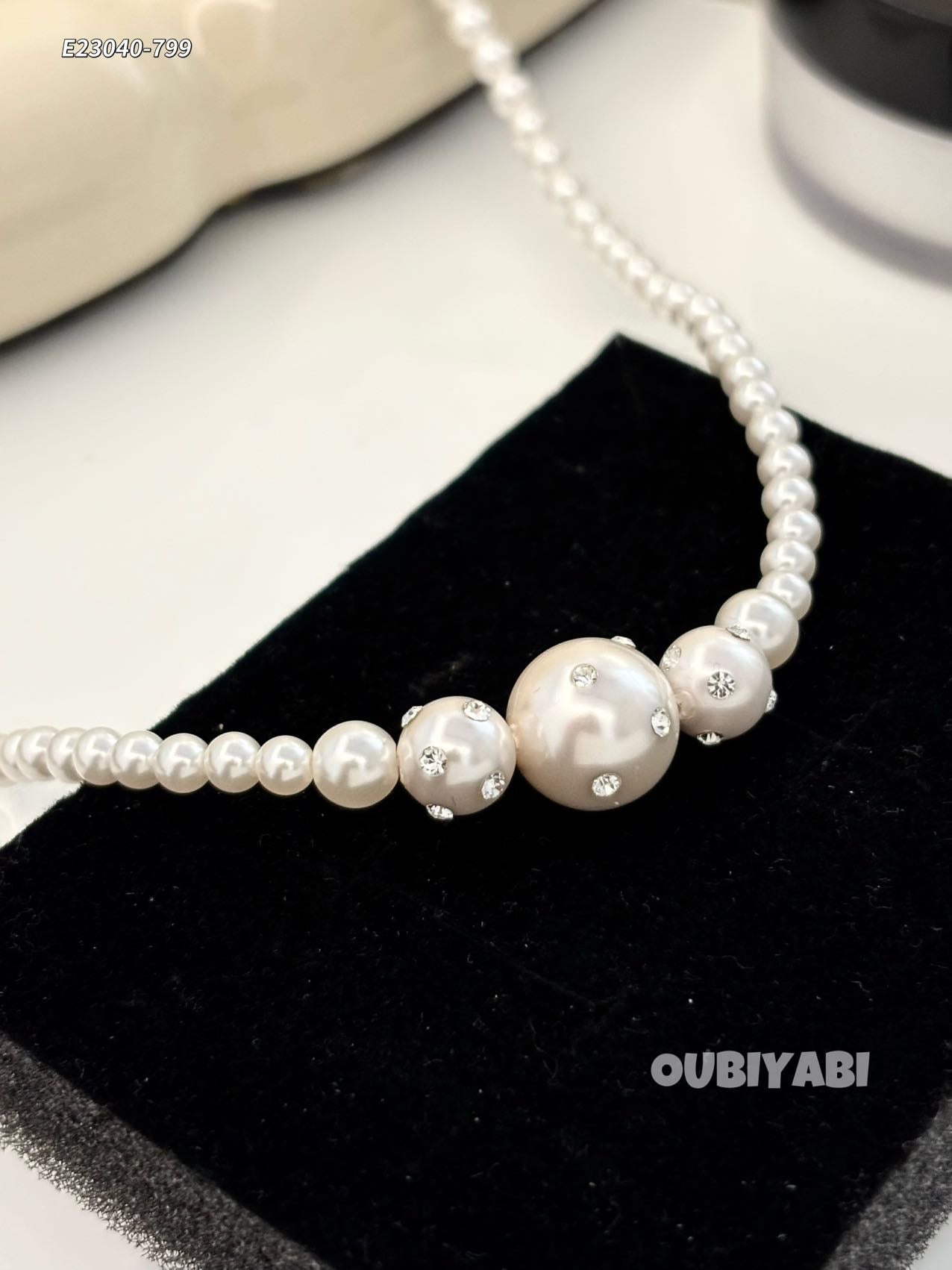 Classic pearl choker with crystal accents