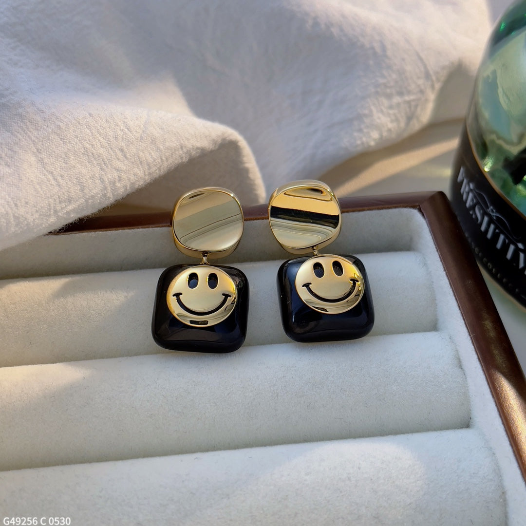 Smiling Ear Needles