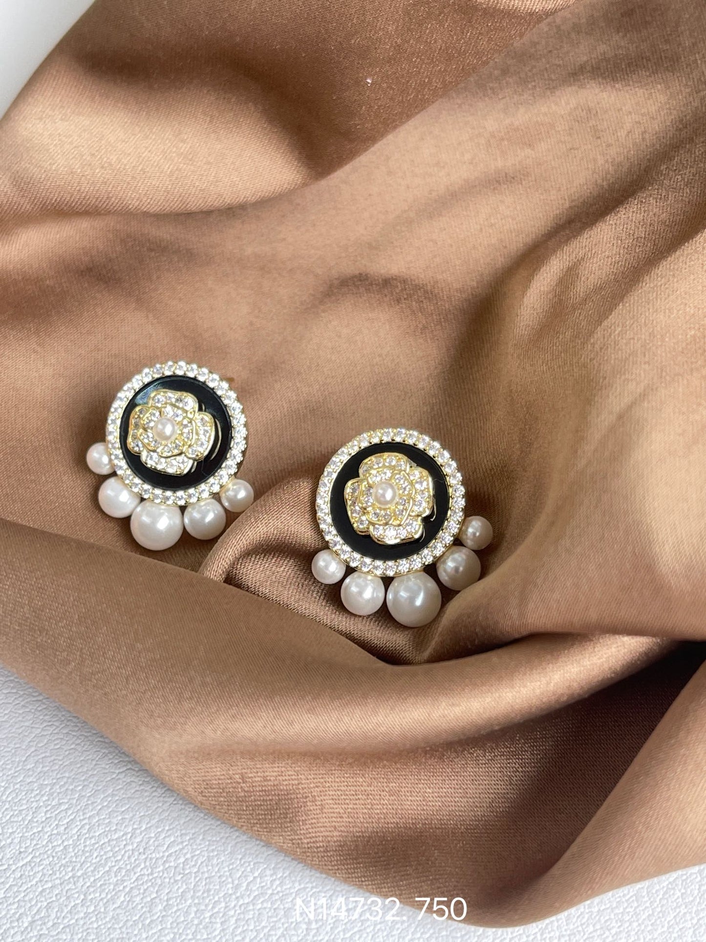 Glamorous round floral earrings with dangling faux pearls