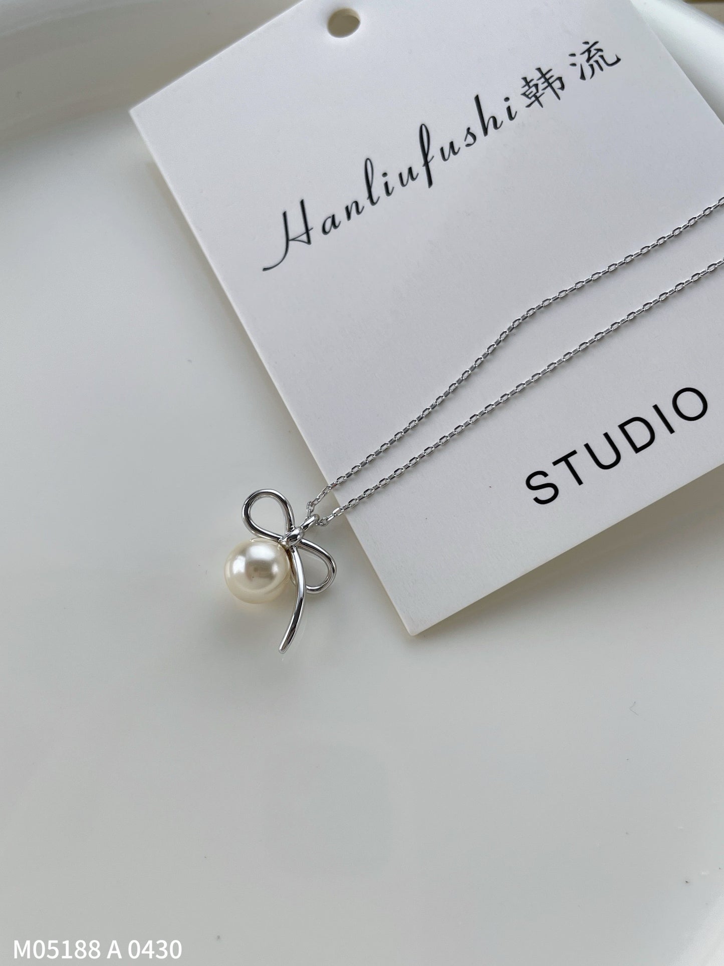 Minimalist Bow & Pearl Pendant Necklace 