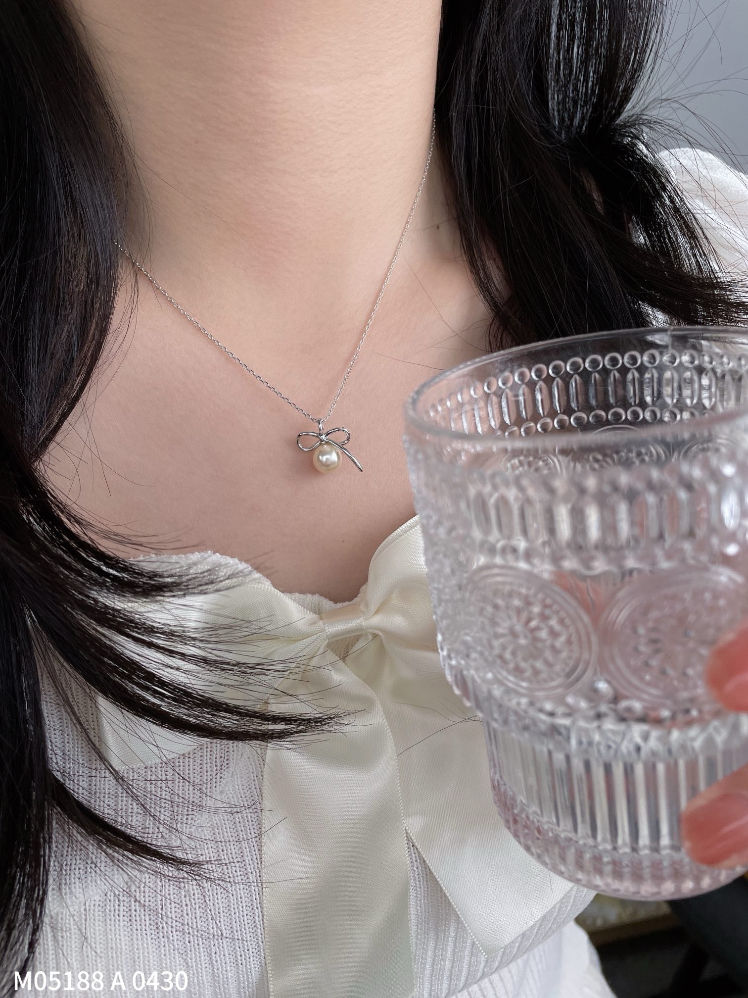 Minimalist Bow & Pearl Pendant Necklace 