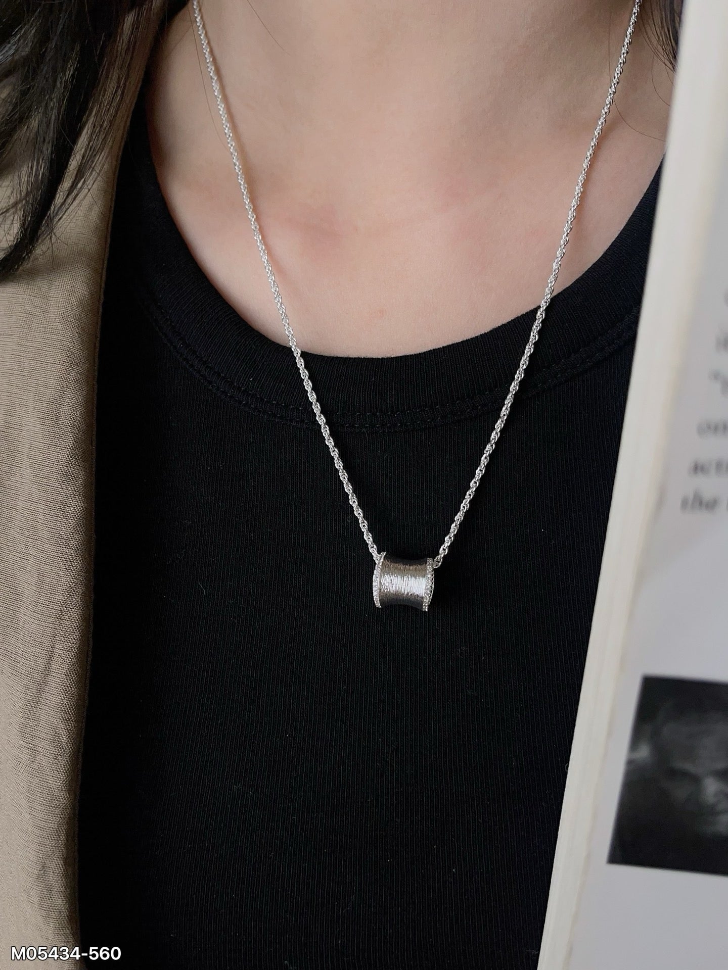 Spool pendant necklace