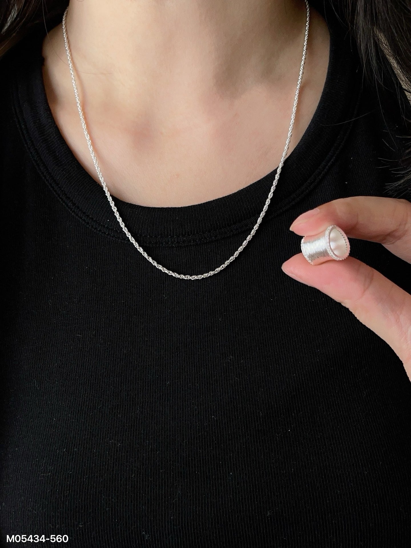 Spool pendant necklace