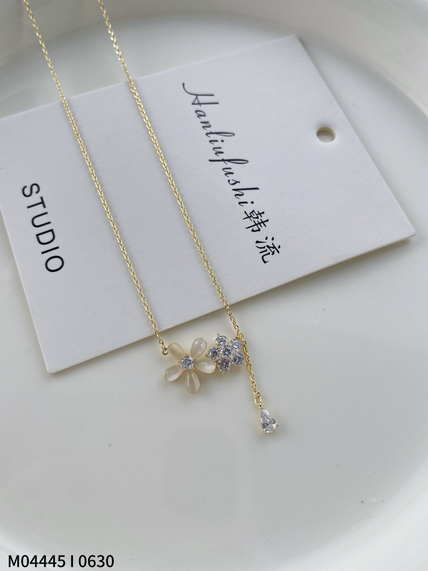 Blooming Crystal Floral Pendant Necklace