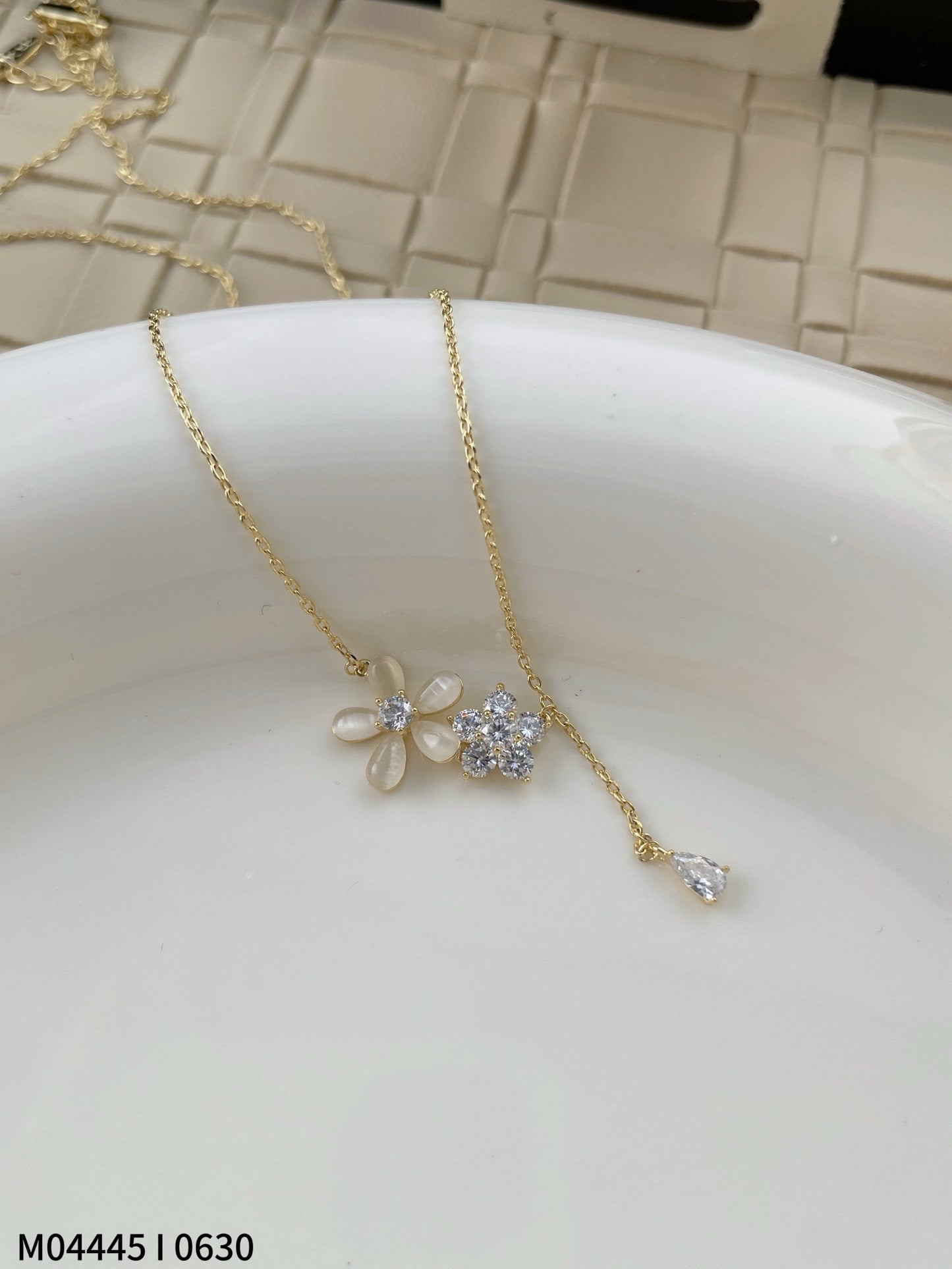 Blooming Crystal Floral Pendant Necklace