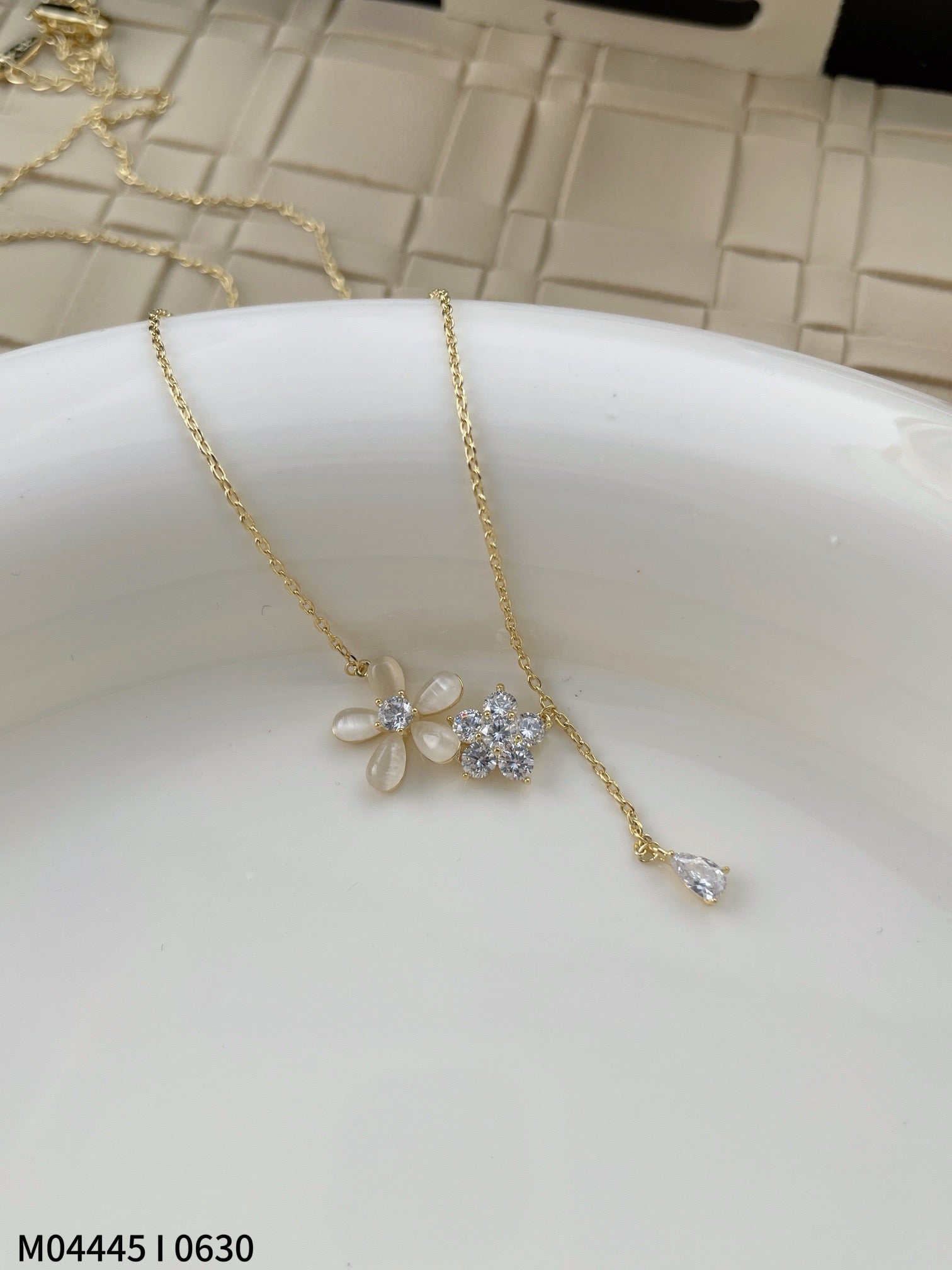 Blooming Crystal Floral Pendant Necklace