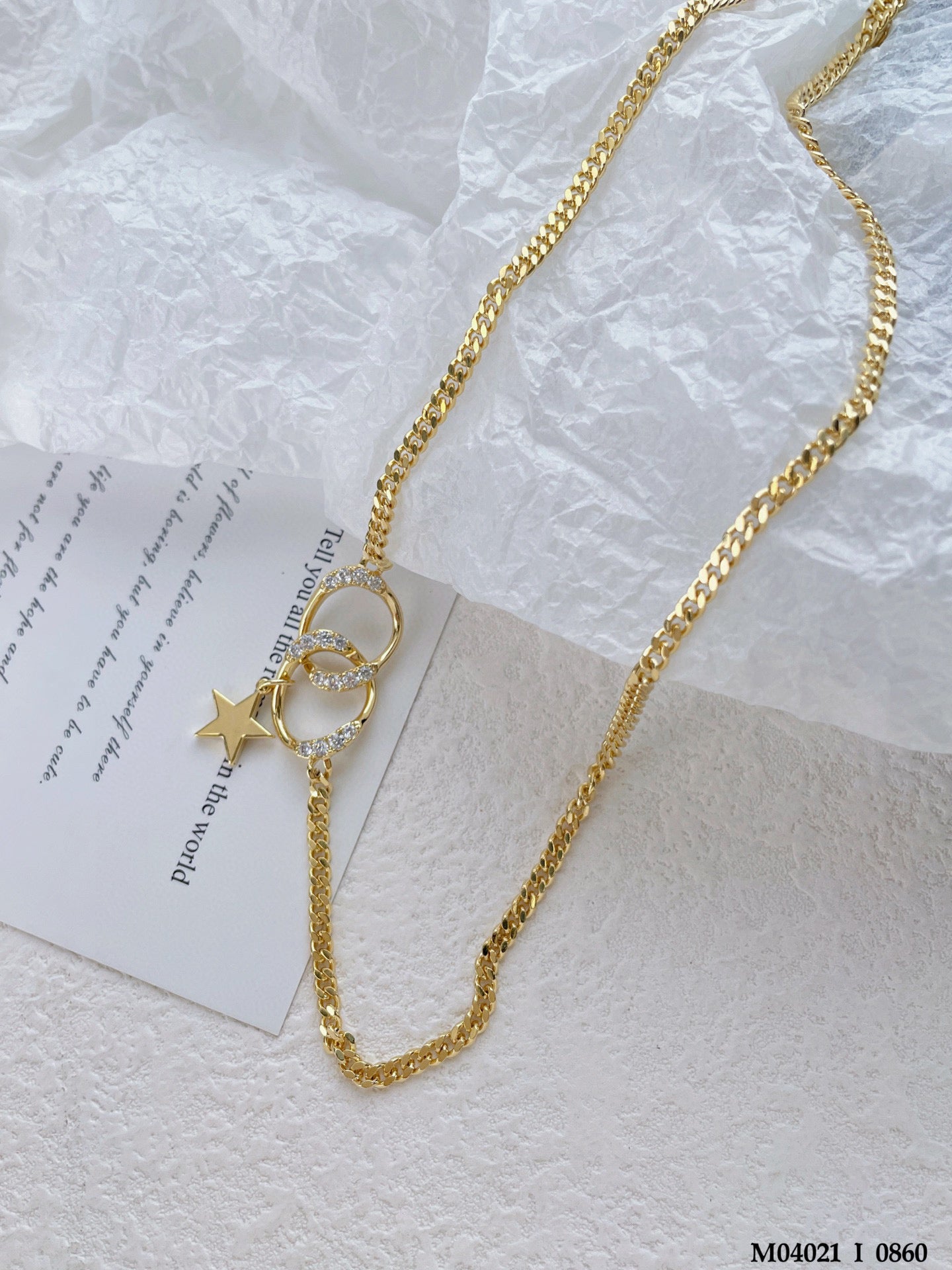 Elegant star pendant necklace for women
