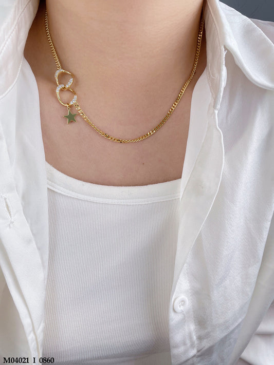 Elegant star pendant necklace for women