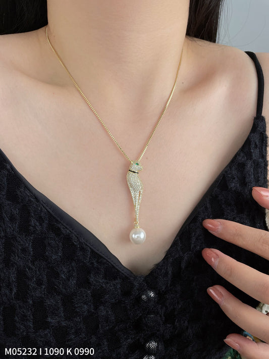 Leopard Imitation Pearl Pendant Necklace