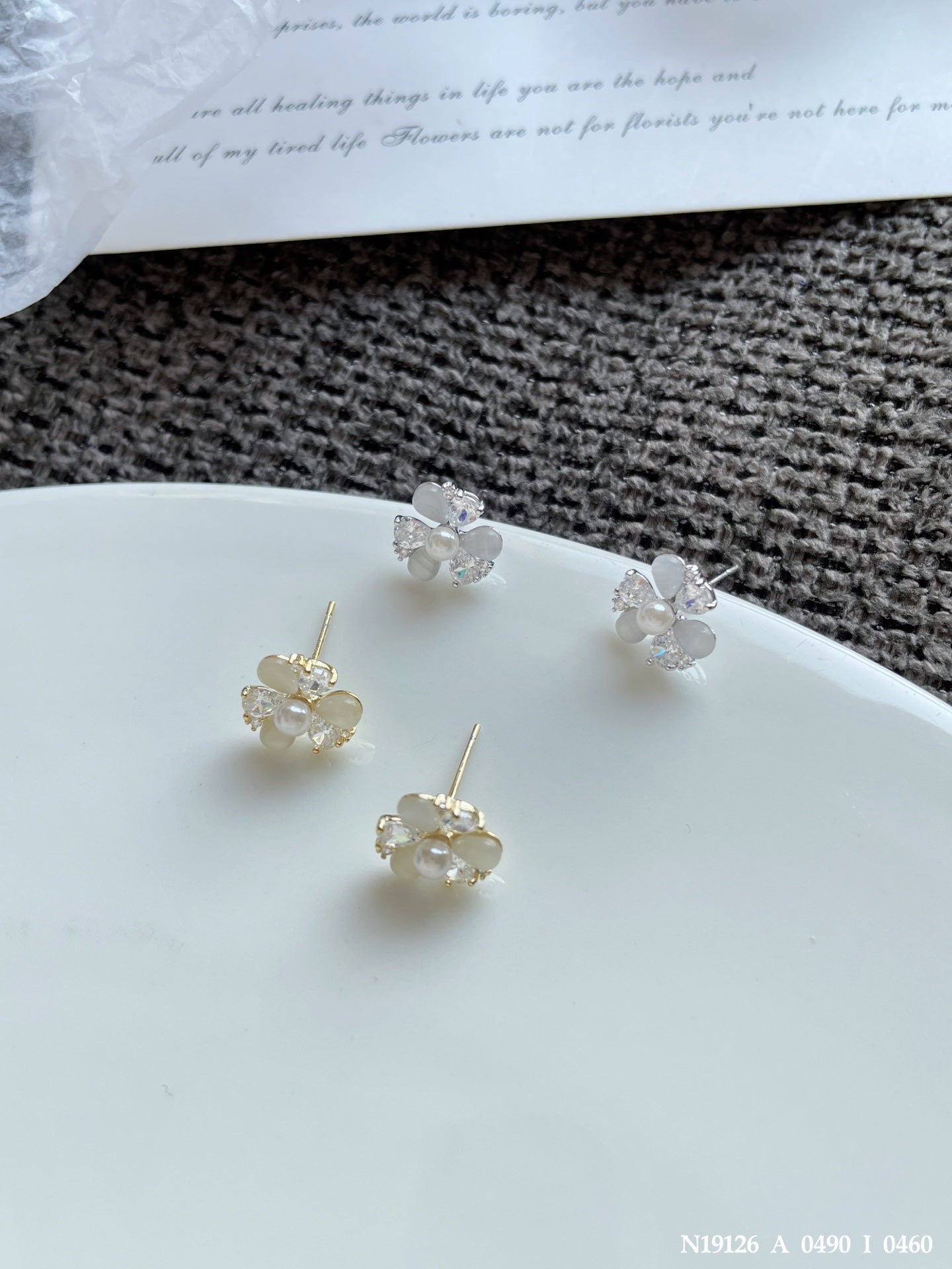 Artificial pearl flower ear needle
