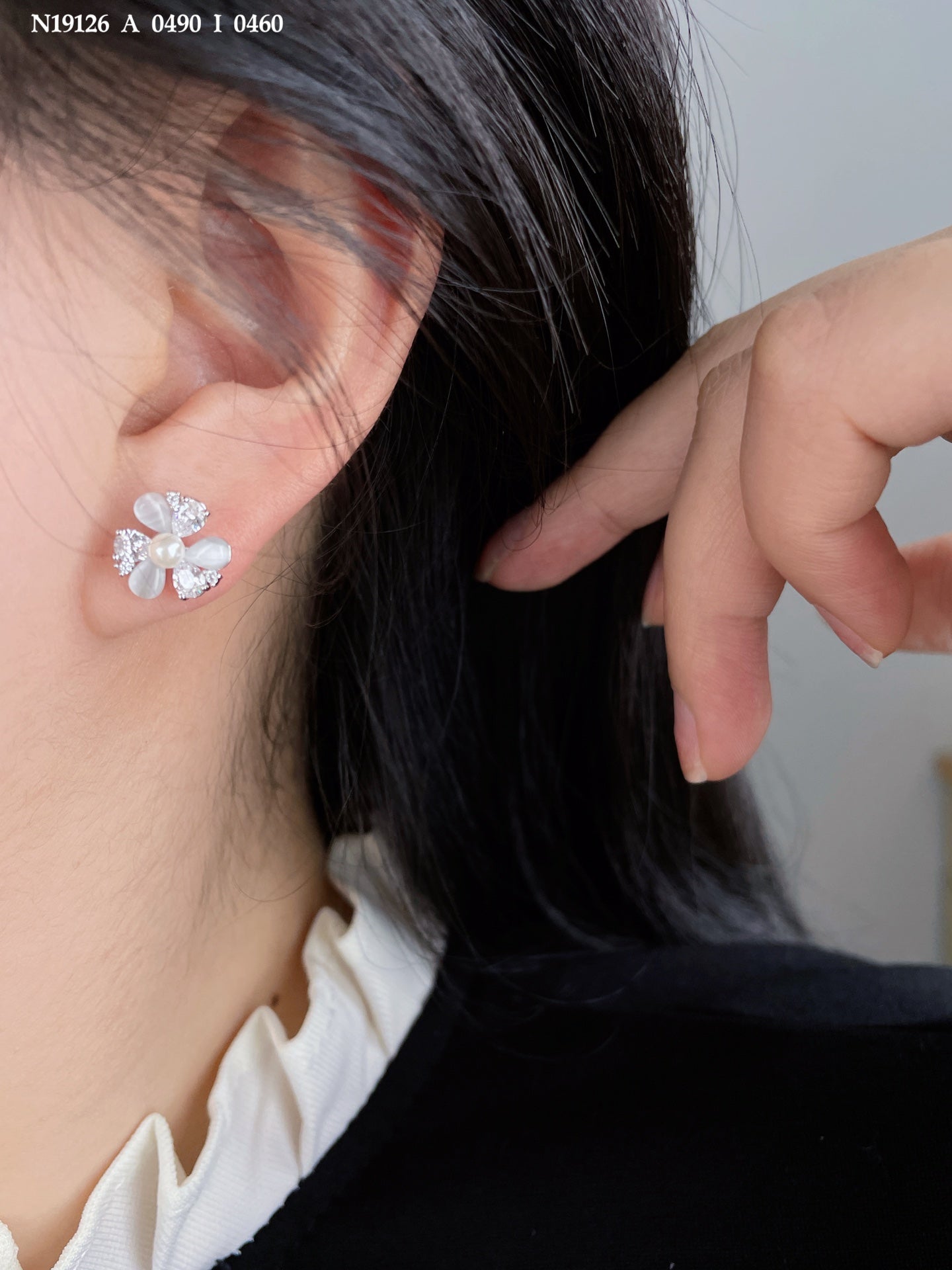 Artificial pearl flower ear needle