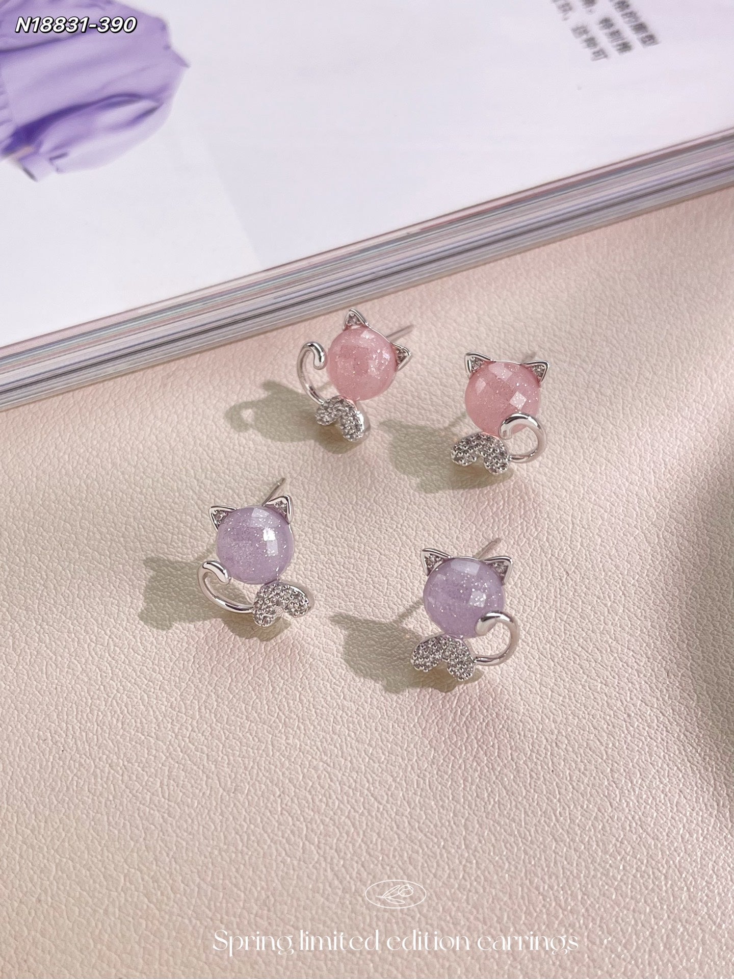Resin cat ear needles