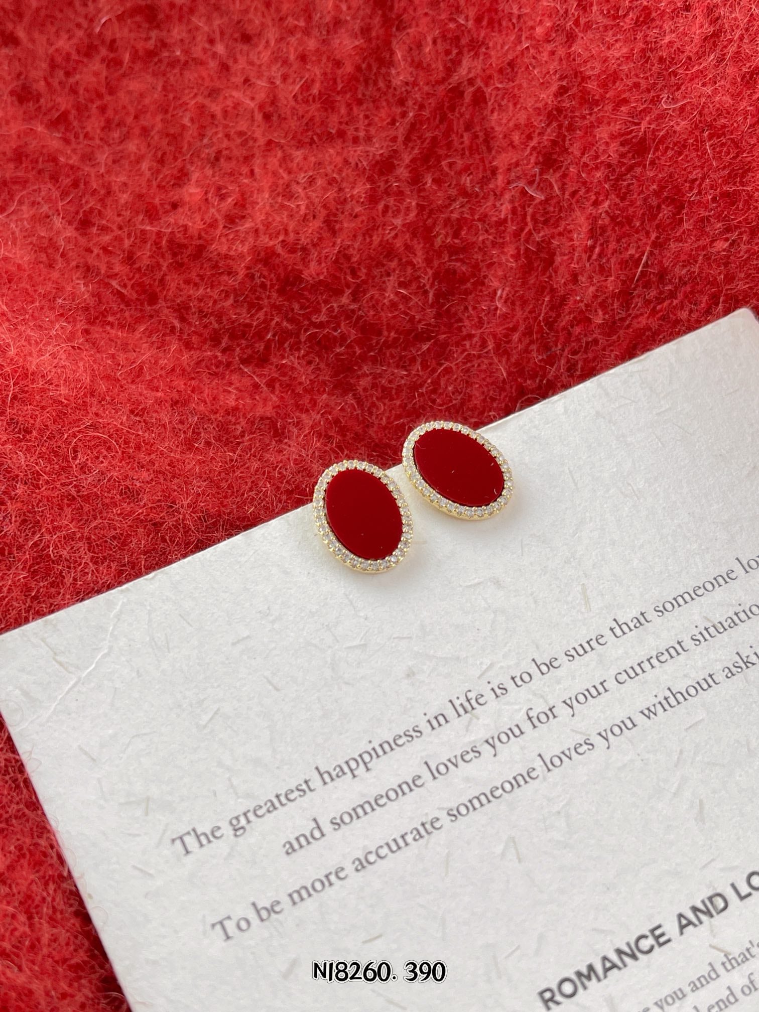 Elegant oval earrings for daily or formal wear