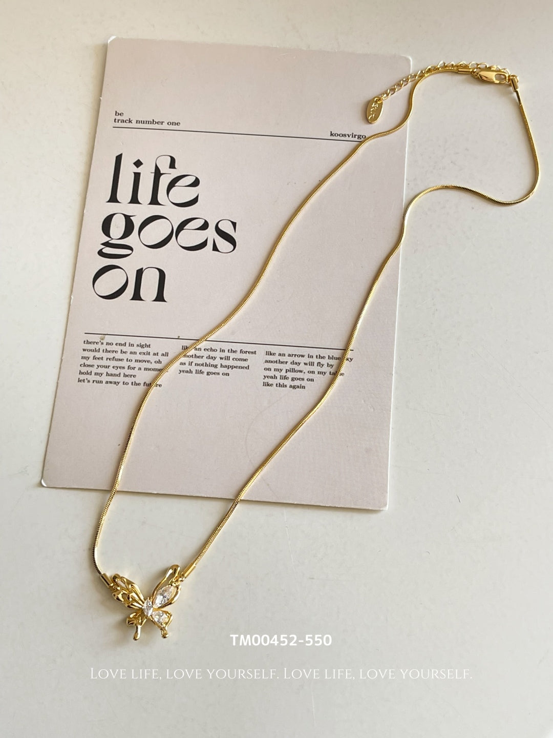 Bow necklace