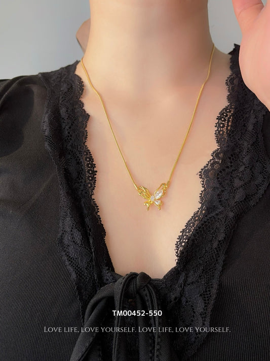 Bow necklace
