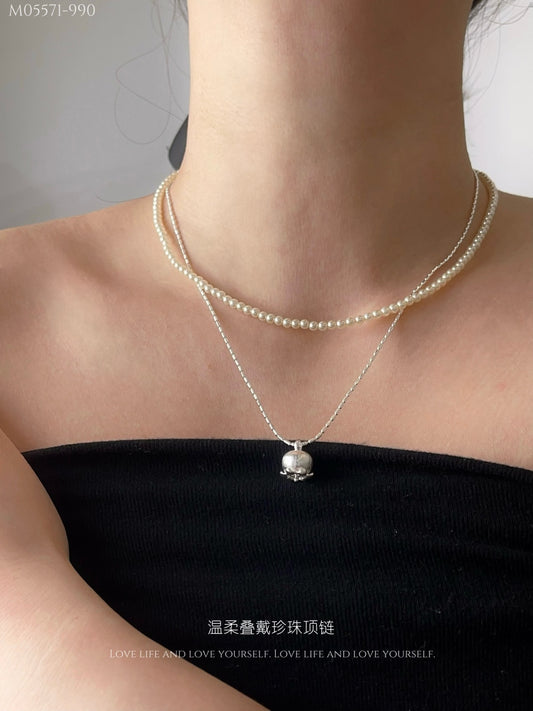 Gentle stacking pearl necklace