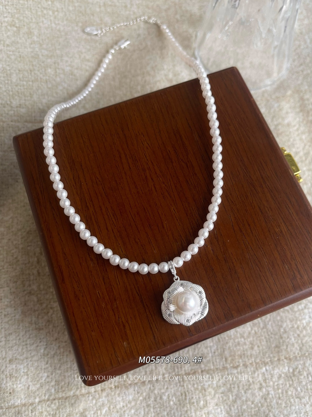 Flower Pearl Necklace