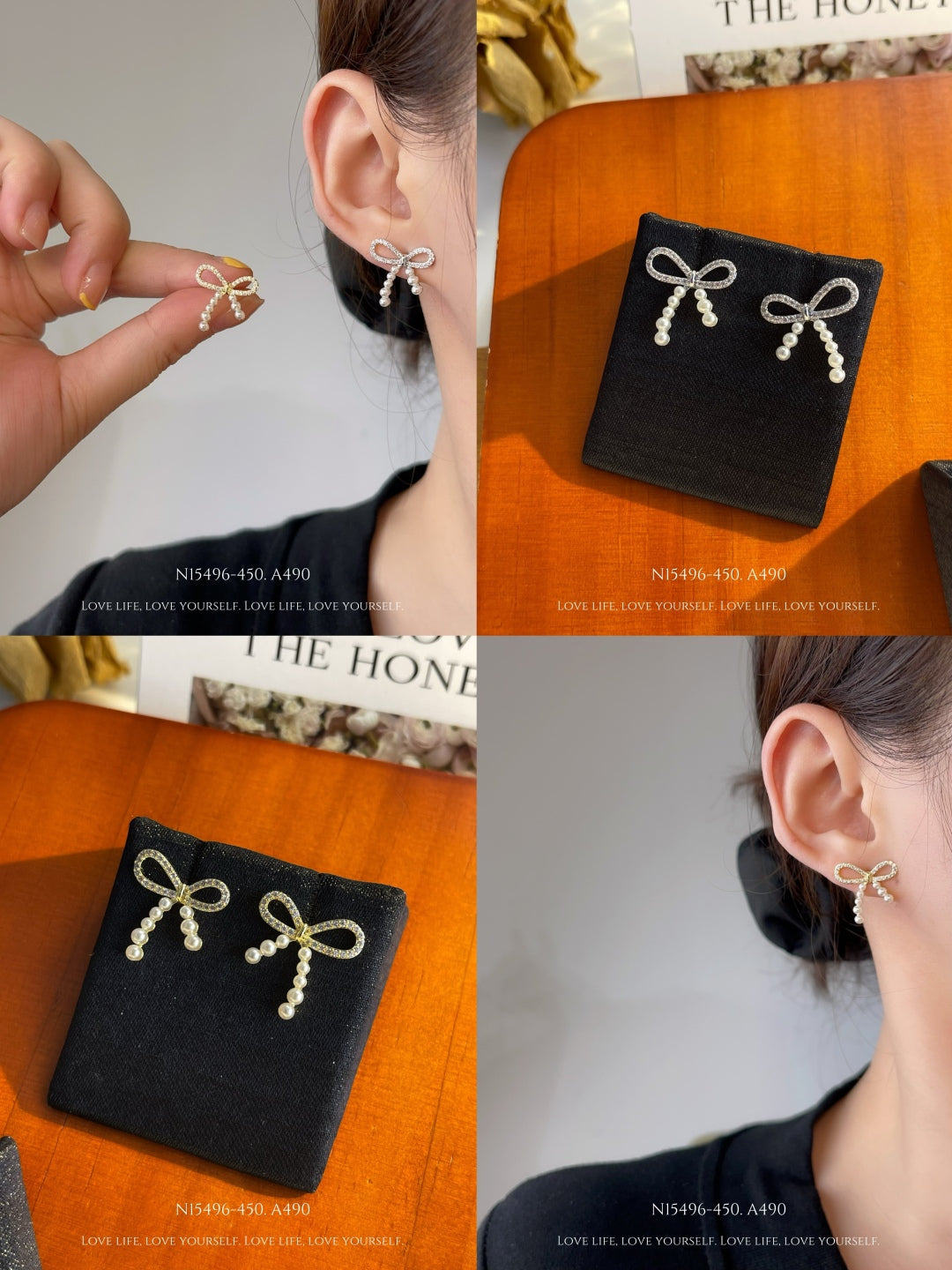 Elegant Pearl Bow Stud Earrings